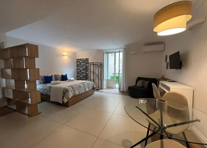 Queen House Neapel